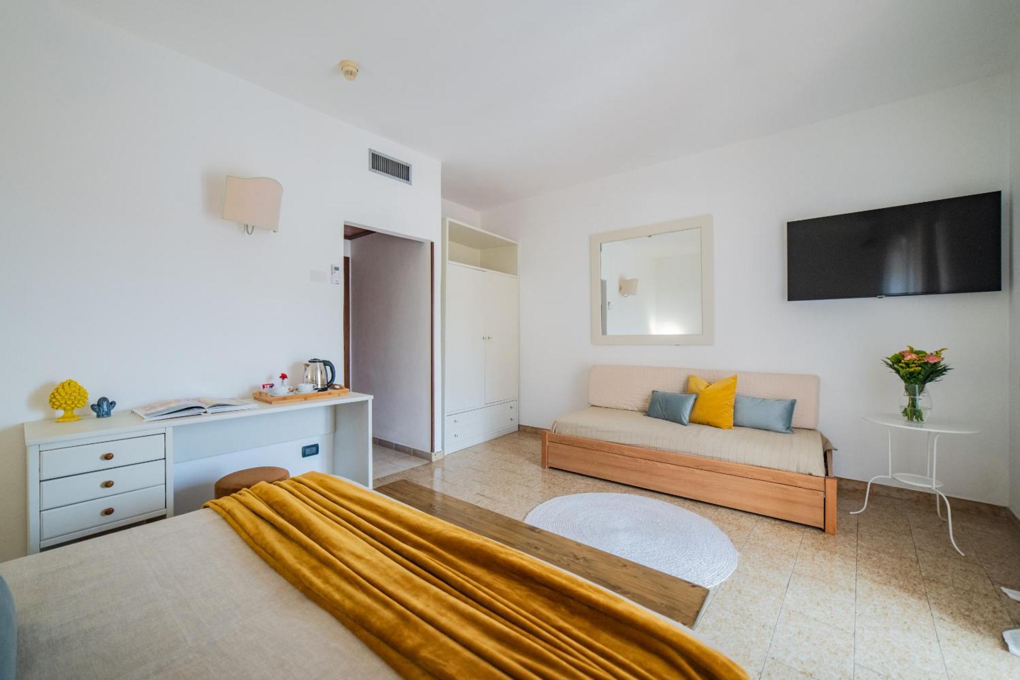 Standard Twin Room Sea View