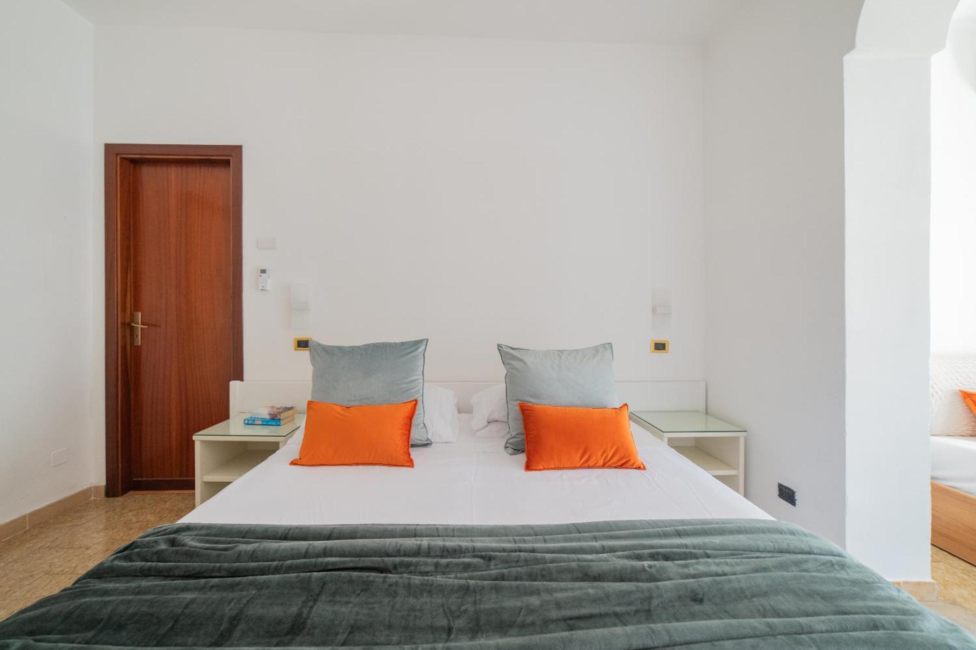 Standard Twin Room Sea View