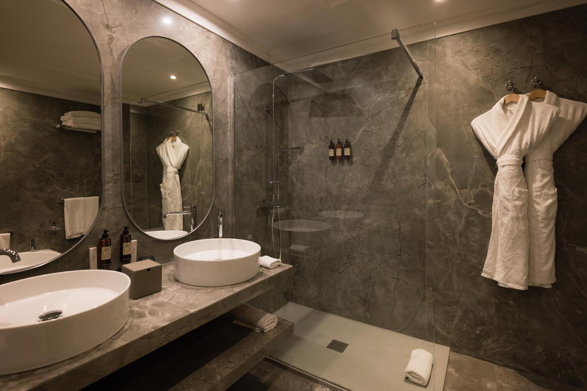 Suite with Private Pool and Sea View (2 Adults),1679572078:JPEG