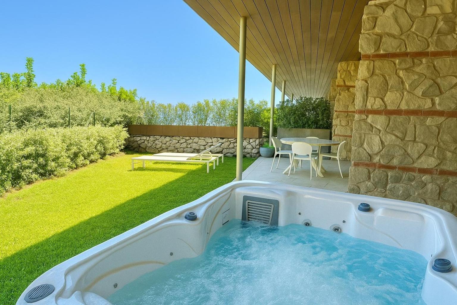 Appartamento Deluxe con 2 Camere da Letto e Vista Giardino