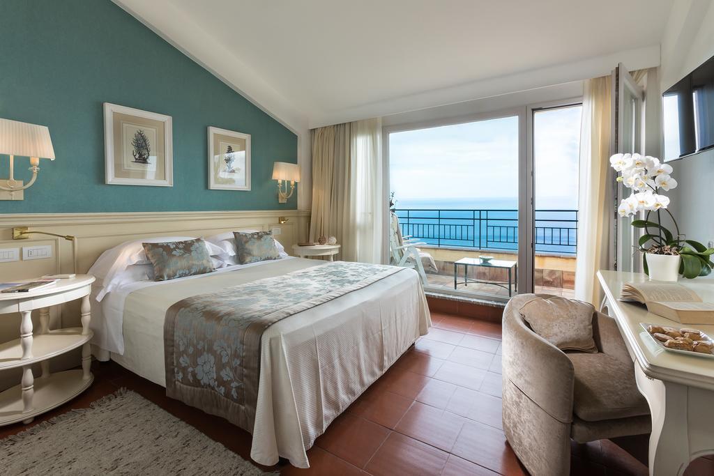 Double or Twin Room Balcony Sea View