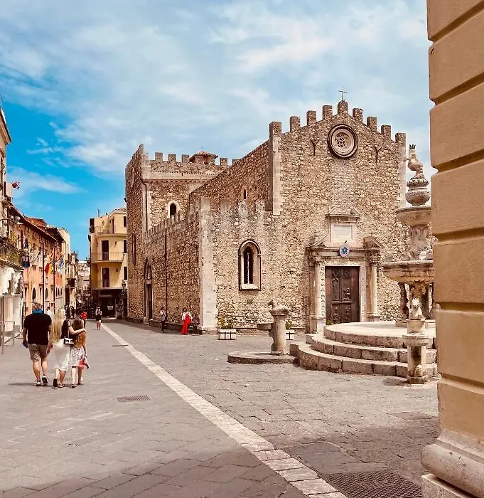 Domus Cuseni-1