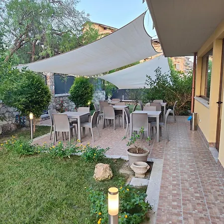B&B Villa Chiara - Bed And Breakfast-3