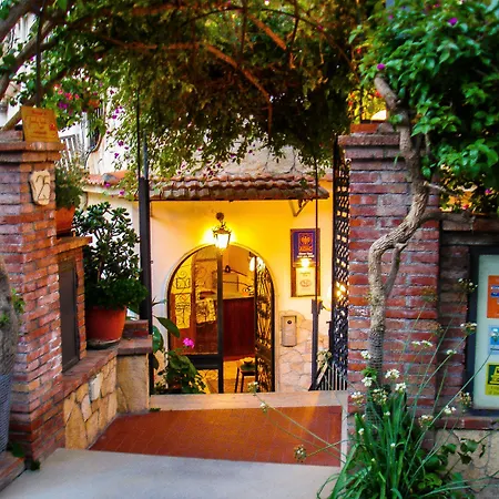 Hotel Condor-2